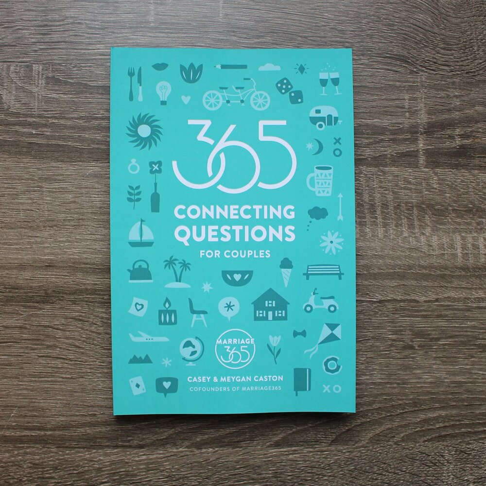 365 Questions For Couples [Book]